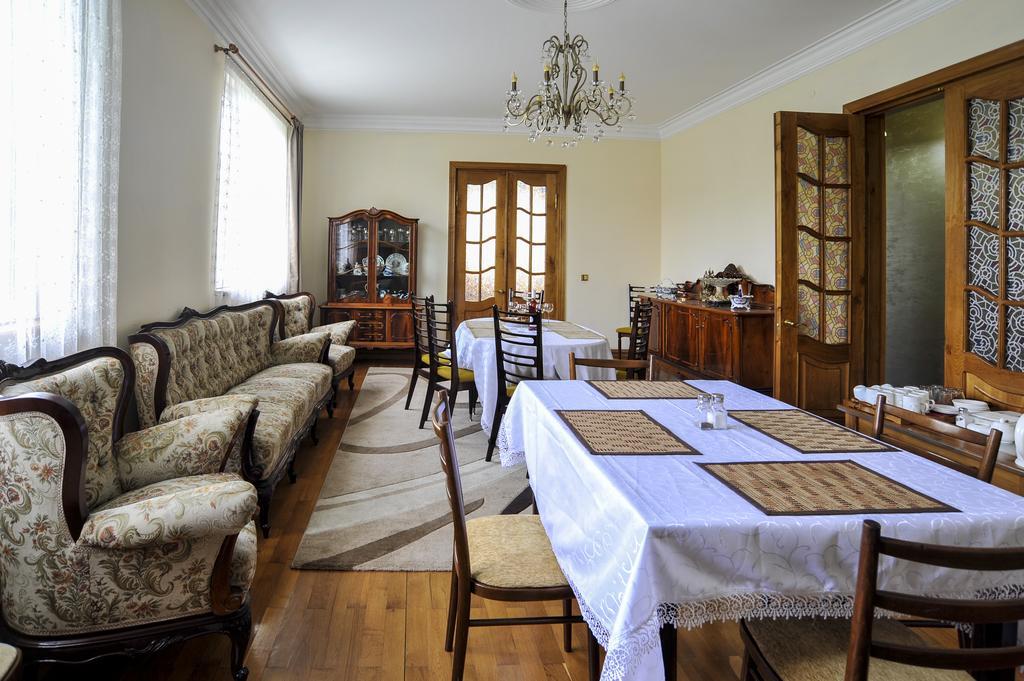 Guest House Green House Zugdidi Buitenkant foto
