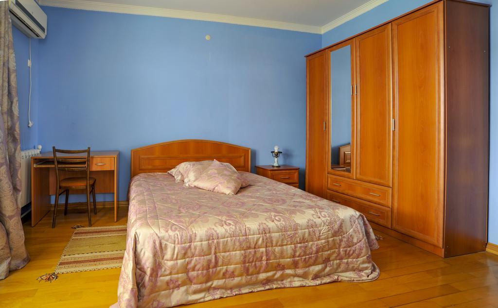 Guest House Green House Zugdidi Buitenkant foto