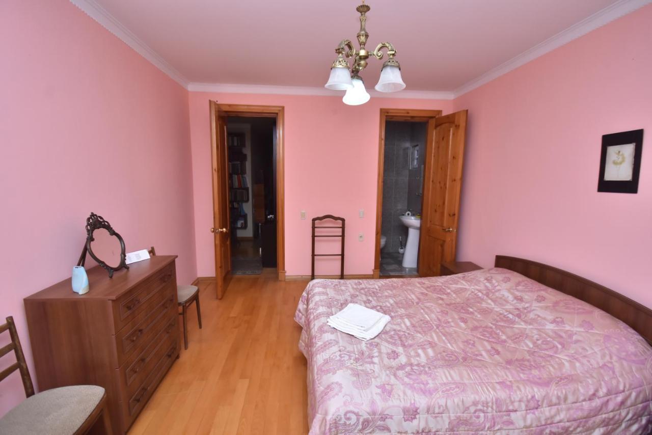 Guest House Green House Zugdidi Buitenkant foto